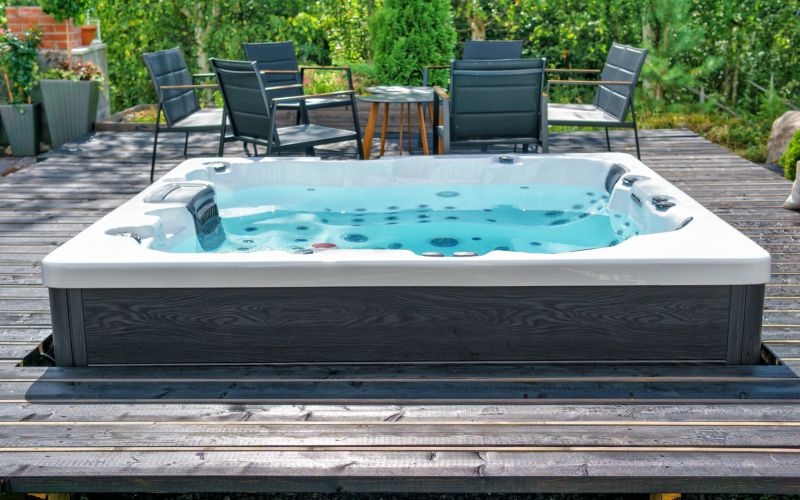 Luxury Spa-Style Tubs